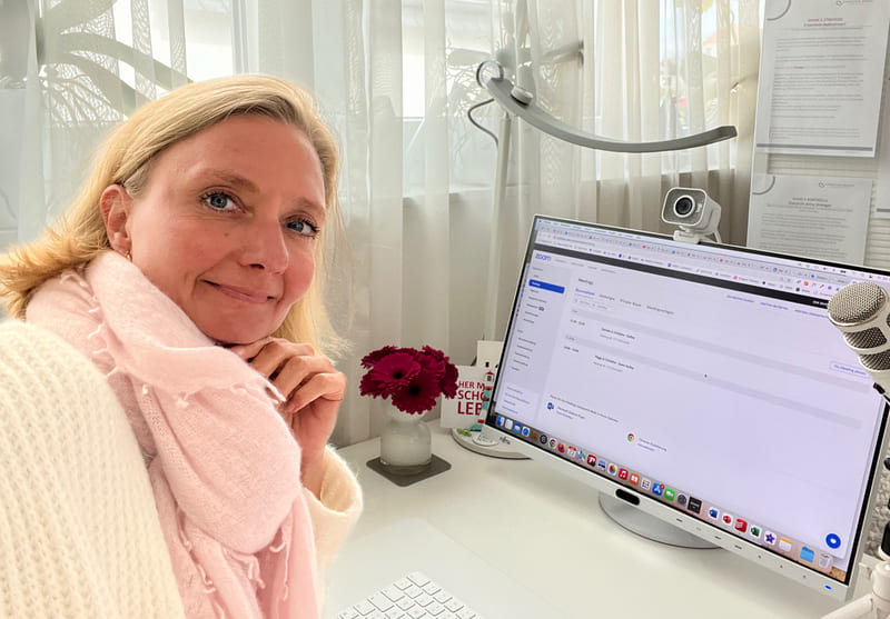 Christine_Brode_Strategin_Schreibtisch Christine Brode - Strategin